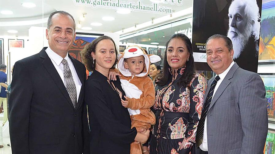 Luis Felipe Cartagena y Jose Luis Cartagena en la exposicion homenaje a Guillo Perez